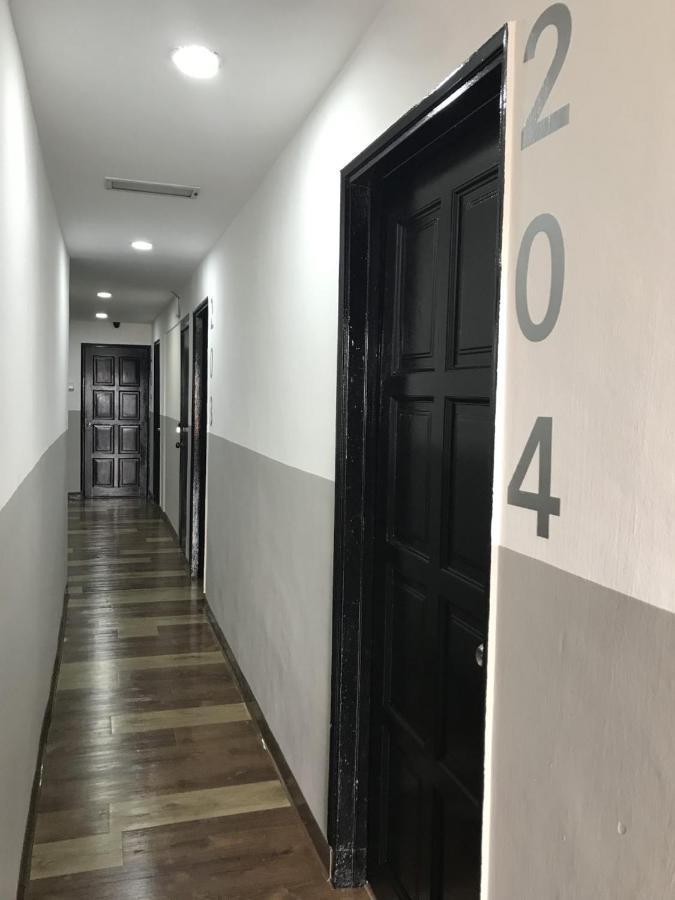 V Hotel Johor Bahru Buitenkant foto