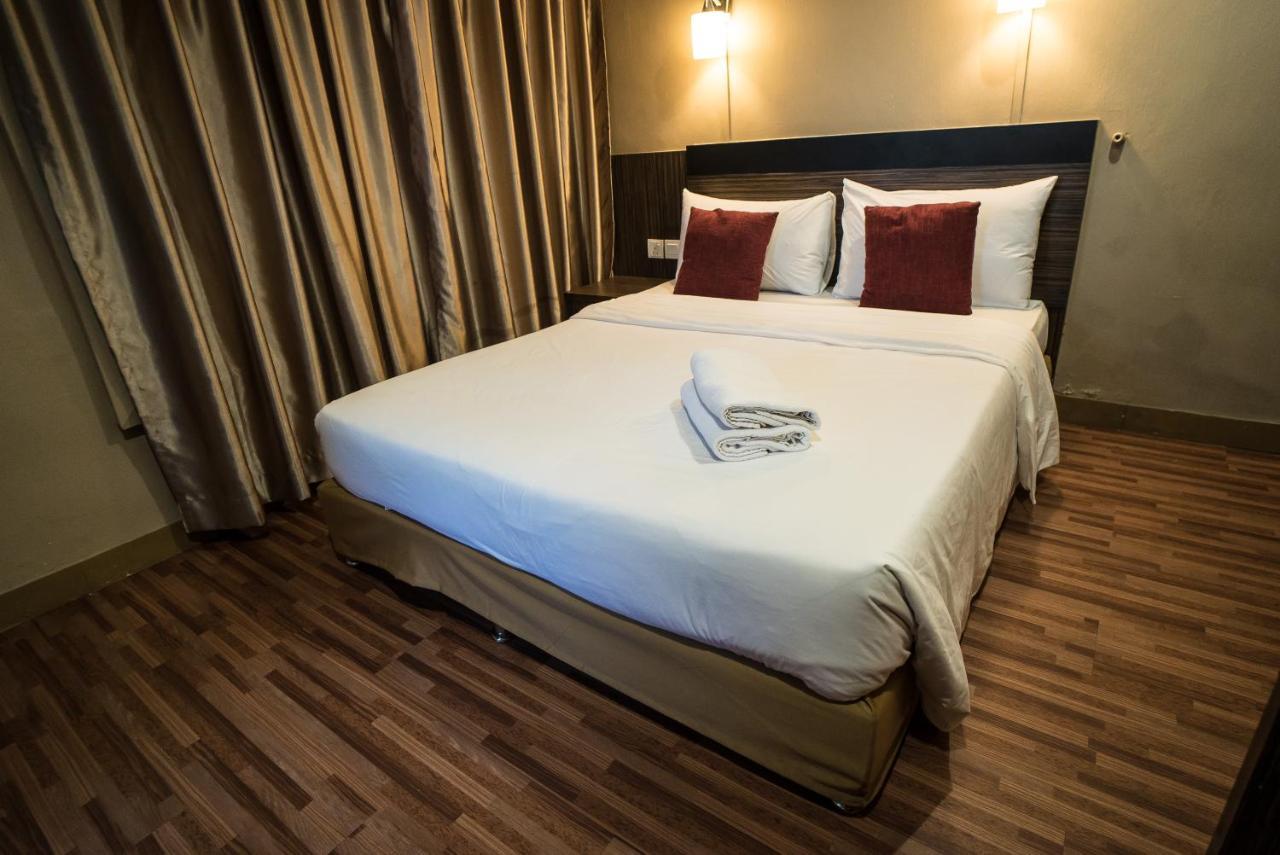 V Hotel Johor Bahru Buitenkant foto