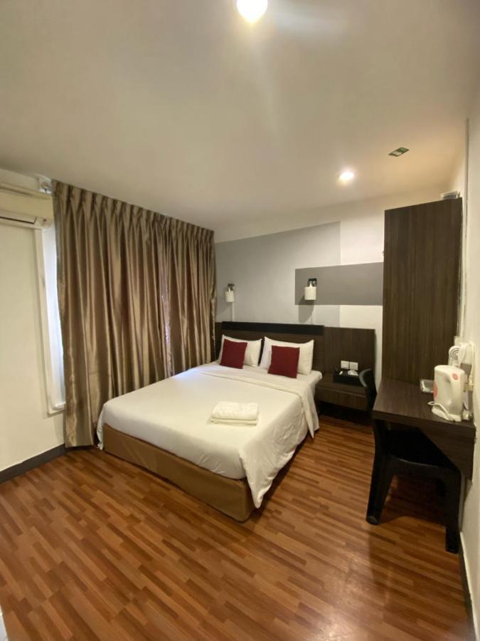 V Hotel Johor Bahru Buitenkant foto