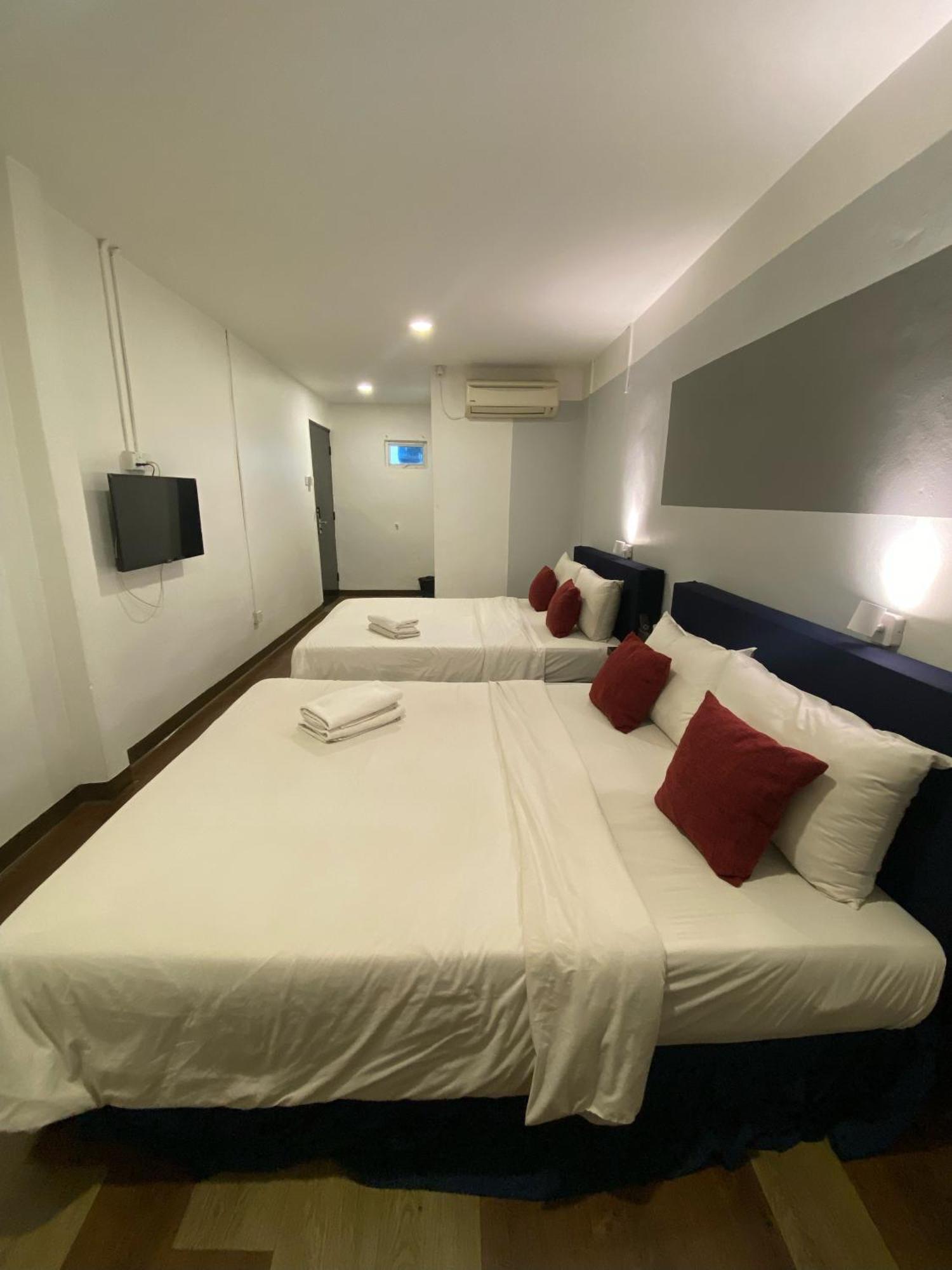 V Hotel Johor Bahru Buitenkant foto