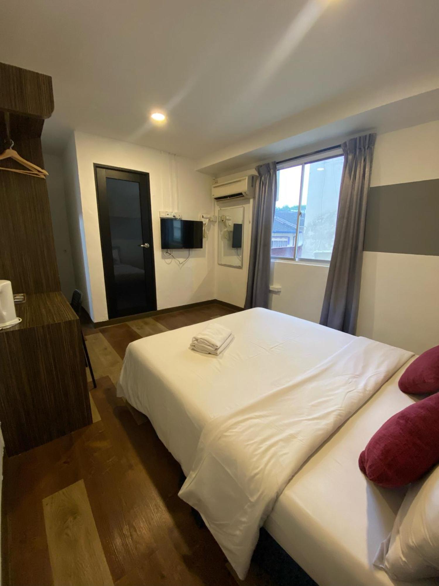 V Hotel Johor Bahru Buitenkant foto