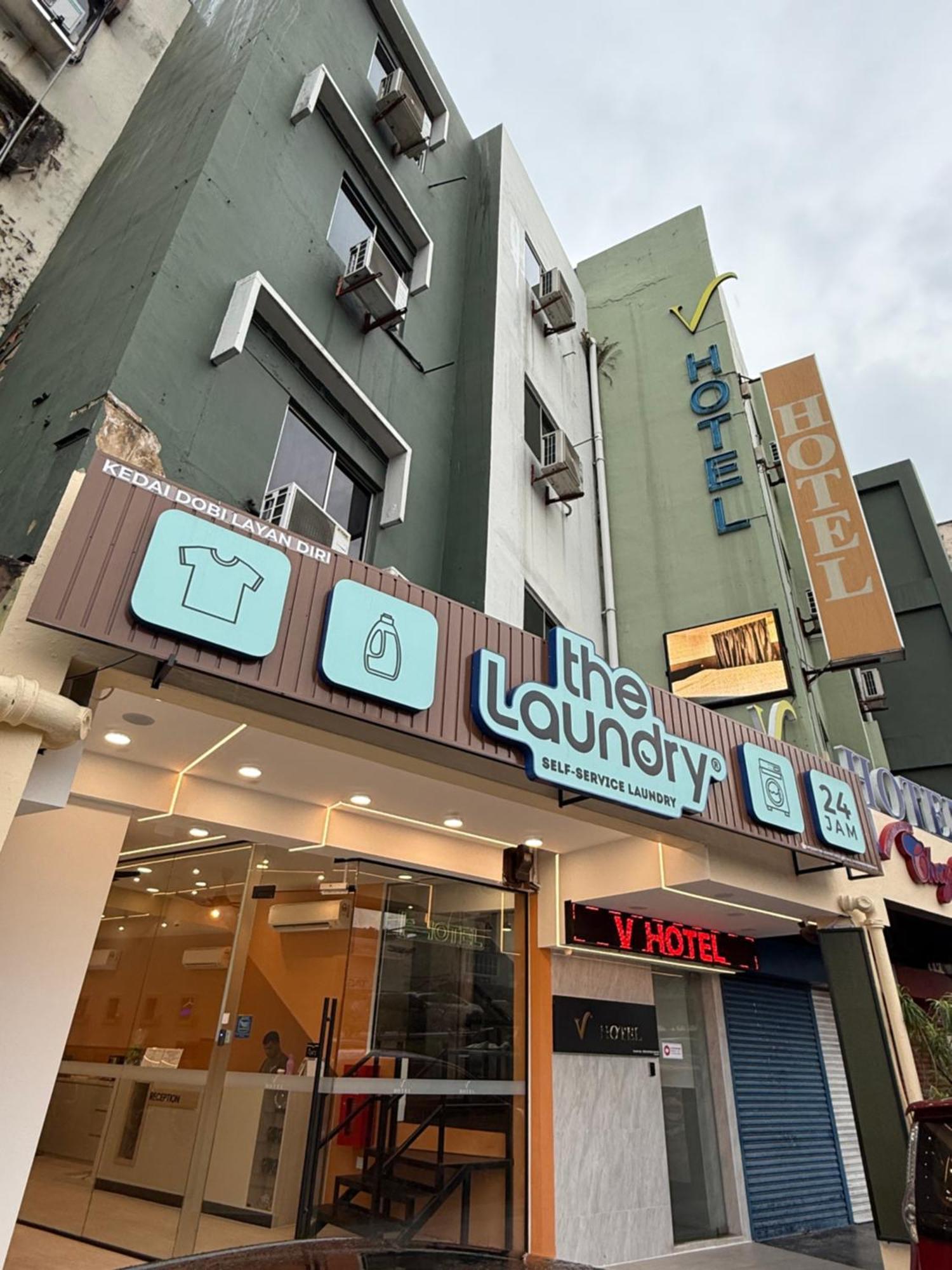 V Hotel Johor Bahru Buitenkant foto