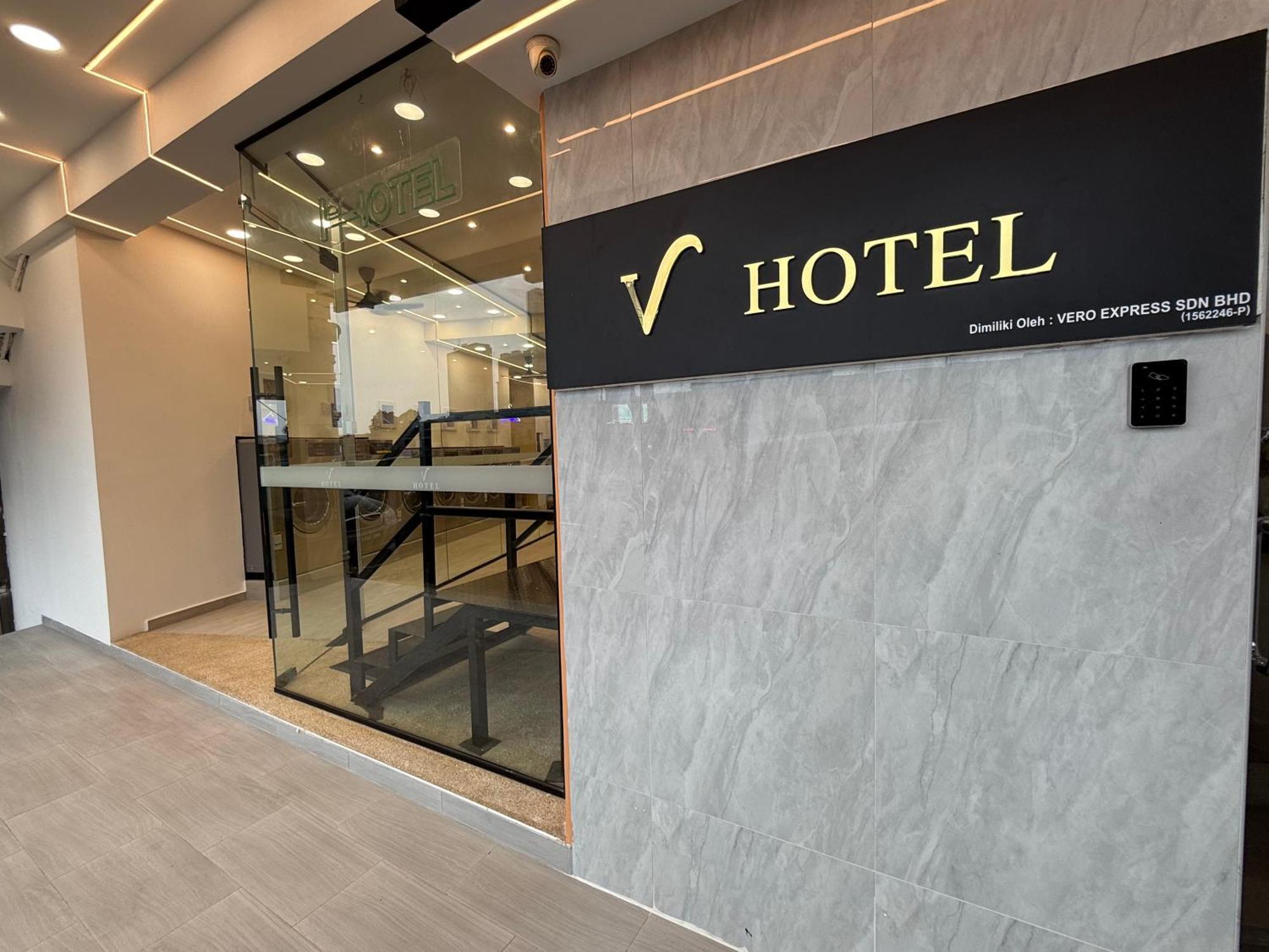 V Hotel Johor Bahru Buitenkant foto